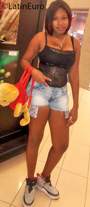 Date this funny Dominican Republic girl Nathaly from Santo Domingo DO25665