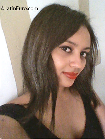Date this voluptuous Honduras girl Stefeny from Puerto Cortes HN2159