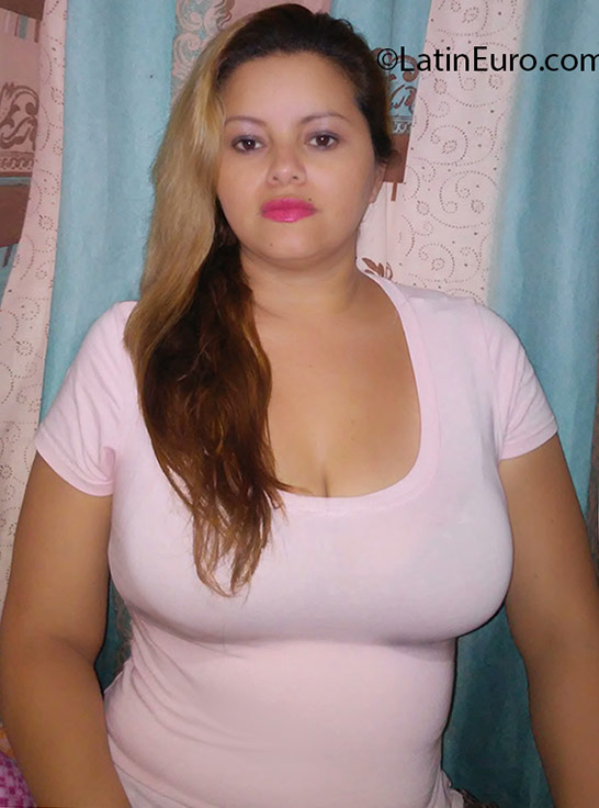 Date this hard body Costa Rica girl Marbeli from San Jose CR331