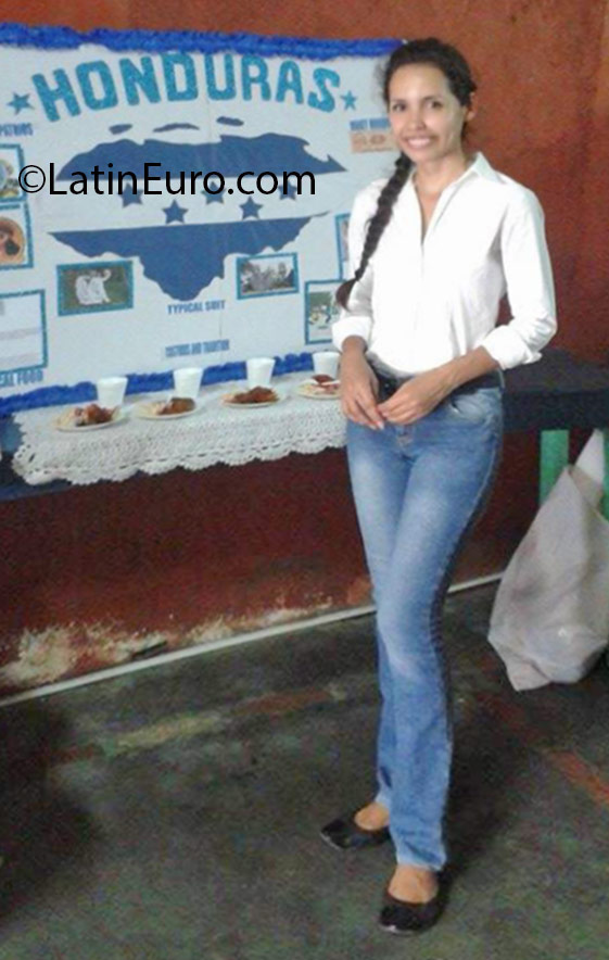 Date this hot Honduras girl Martinez from Tegucigalpa HN2165