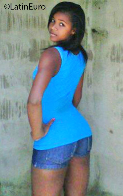 Date this beautiful Dominican Republic girl Ruth from San Cristobal DO25712