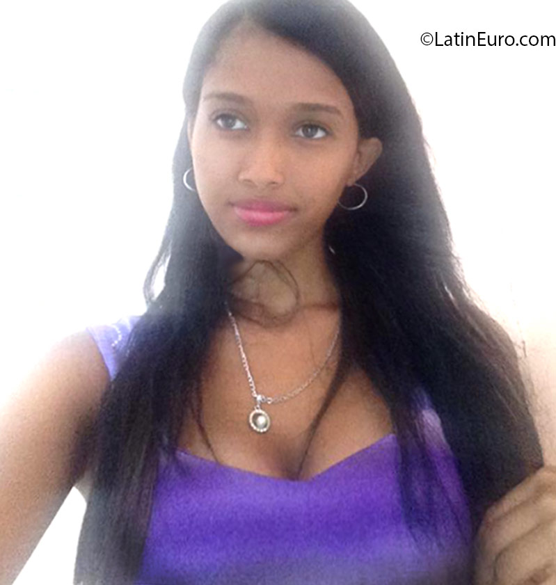 Date this athletic Dominican Republic girl Jenny from Santo Domingo DO25720
