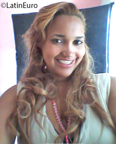 Date this delightful Dominican Republic girl Aprenda from Bonao DO25743