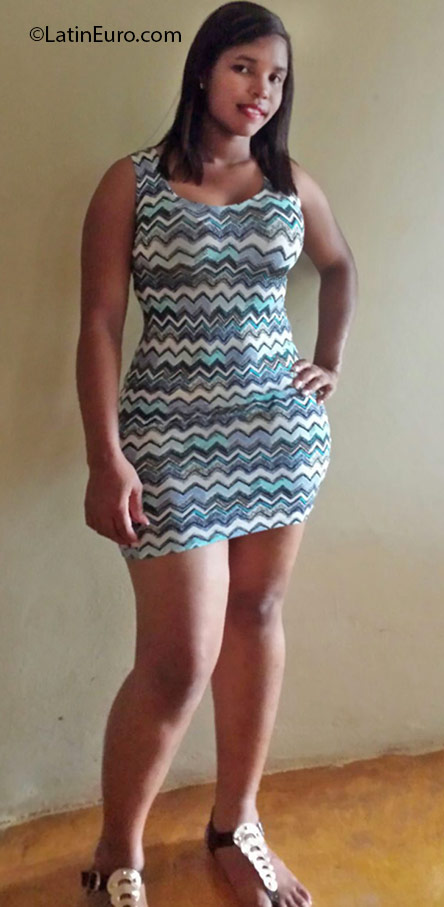 Date this gorgeous Dominican Republic girl ARISLEIDY from Santo Domingo DO25755