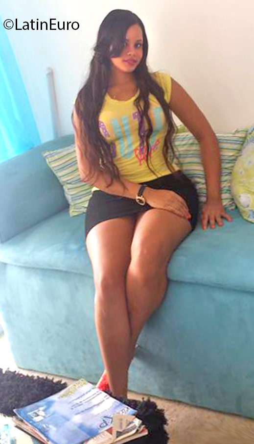 Date this pretty Dominican Republic girl Brenda from Puerto Plata DO25793