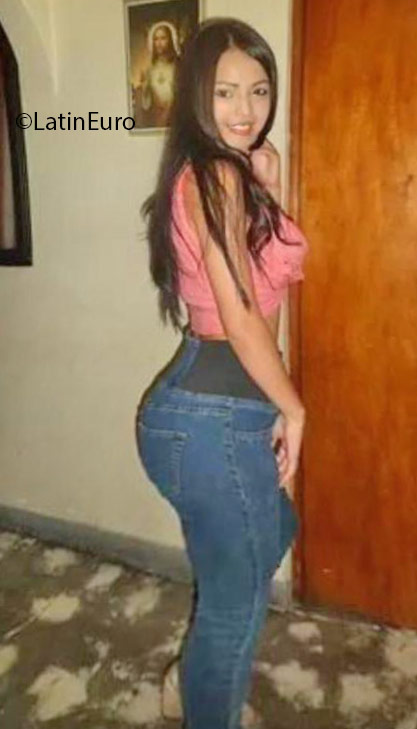Date this sultry Dominican Republic girl Rubye from San Pedro De Macoris DO25826