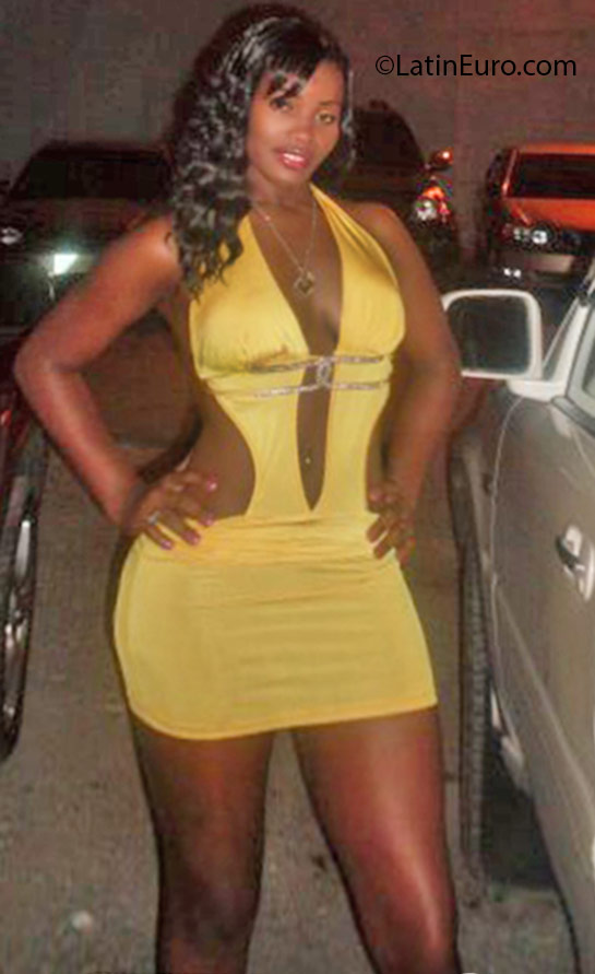 Date this stunning Jamaica girl Raquel from Kingston JM2316