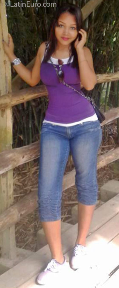 Date this lovely Honduras girl PRETTYANDLOVING from La Ceiba HN2195
