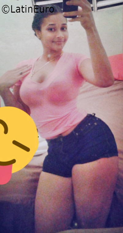 Date this young Dominican Republic girl Cherina from Santo Domingo DO25912