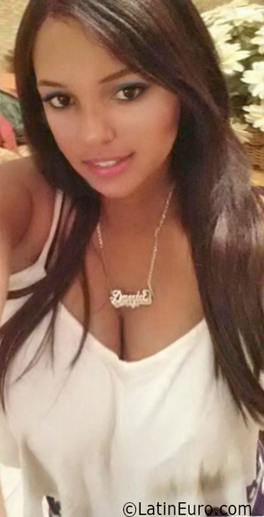 Date this young Dominican Republic girl Dania from Santo Domingo DO25944