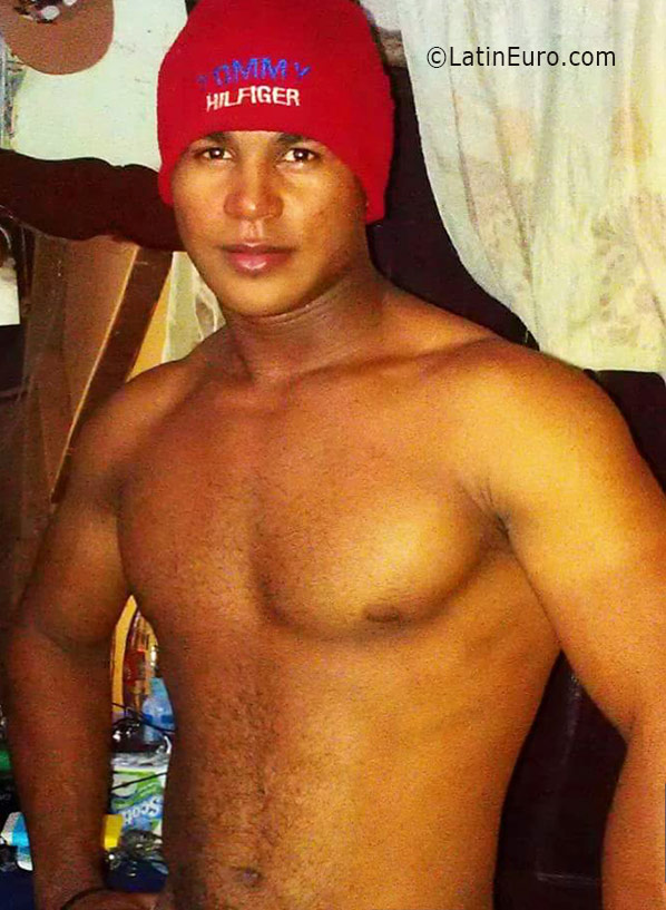 Date this sultry Dominican Republic man Edgar from Santo Domingo DO25997