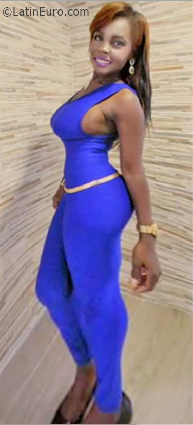 Date this hard body Dominican Republic girl Nikia from Santo Domingo DO26003