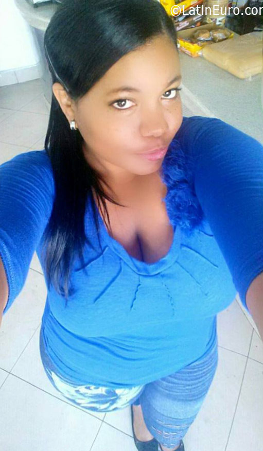 Date this georgeous Dominican Republic girl Joquina from Santo Domingo DO26084