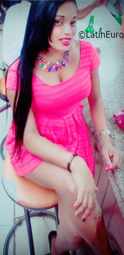 Date this gorgeous Dominican Republic girl Rosanna from Santo Domingo DO26112