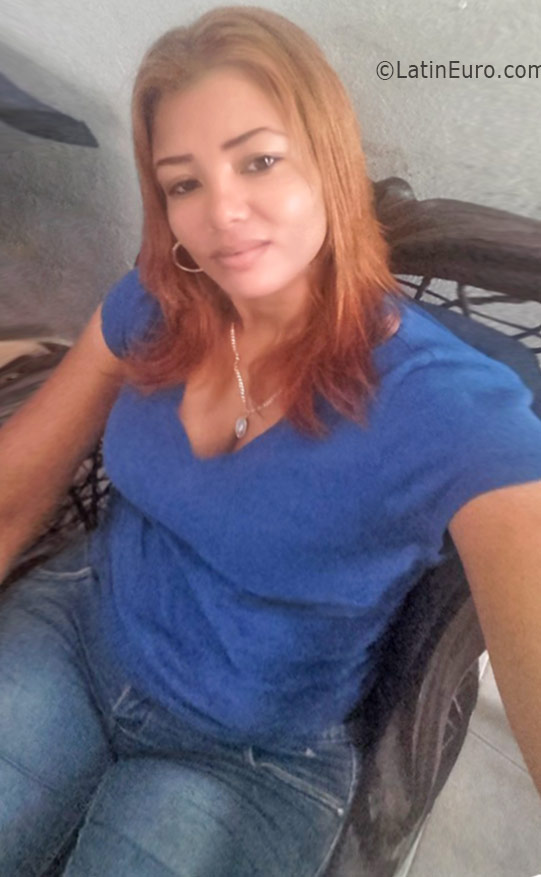 Date this beautiful Dominican Republic girl Rosa from Santiago DO26129