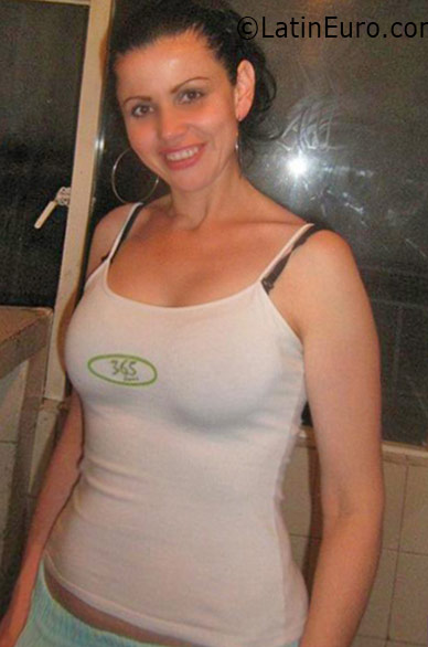Date this georgeous Colombia girl Meliza from Bogota CO19103