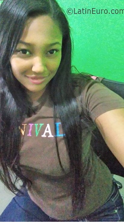 Date this attractive Dominican Republic girl Yinelly from Santo Domingo DO26138
