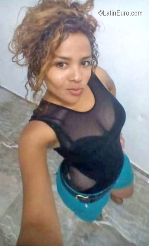 Date this lovely Colombia girl Maricel from Barranquilla CO19111