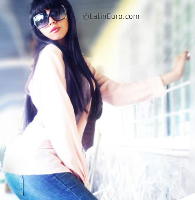 Date this charming Venezuela girl Marianny from Ojeda VE668