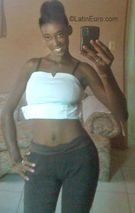 Date this gorgeous Jamaica girl Slim from Portmore JM2343