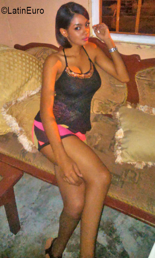 Date this good-looking Dominican Republic girl Steph from Santo Domingo DO26447