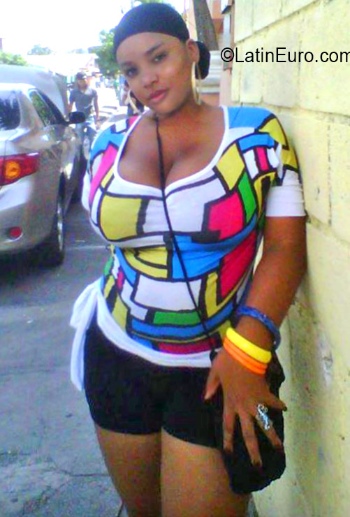 Date this good-looking Dominican Republic girl Juli from Santiago DO26453