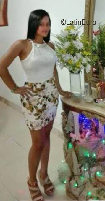 Date this cute Colombia girl Mariela from Barranquilla CO19446