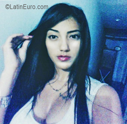 Date this young Colombia girl JOHANA from Medellin CO19481