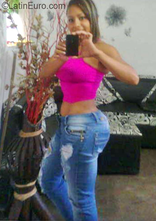 Date this georgeous Colombia girl Solanyi from Medellin CO19518