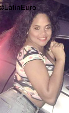 Date this hard body Dominican Republic girl Dahiania from Salcedo DO26628