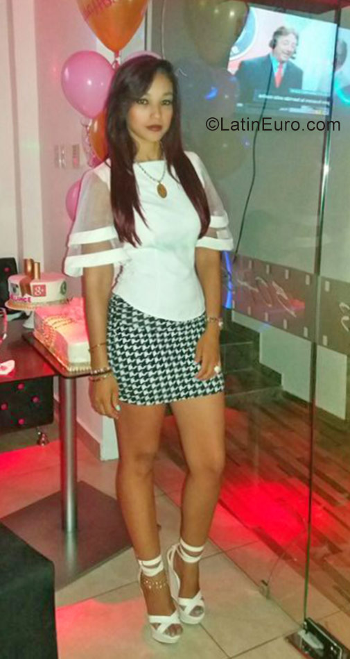Date this tall Dominican Republic girl Yuresan from Santiago DO26633