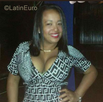 Date this sensual Venezuela girl Erika Quiones from Maracaibo VE781
