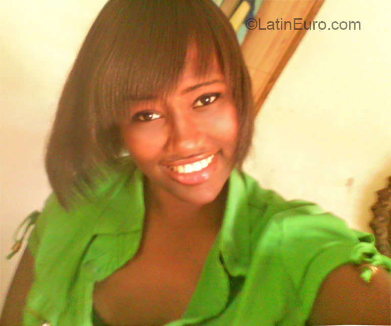 Date this cute Dominican Republic girl Cindy from Santo Domingo DO26704