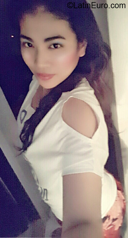 Date this sultry Philippines girl Rachel from Cebu City PH929