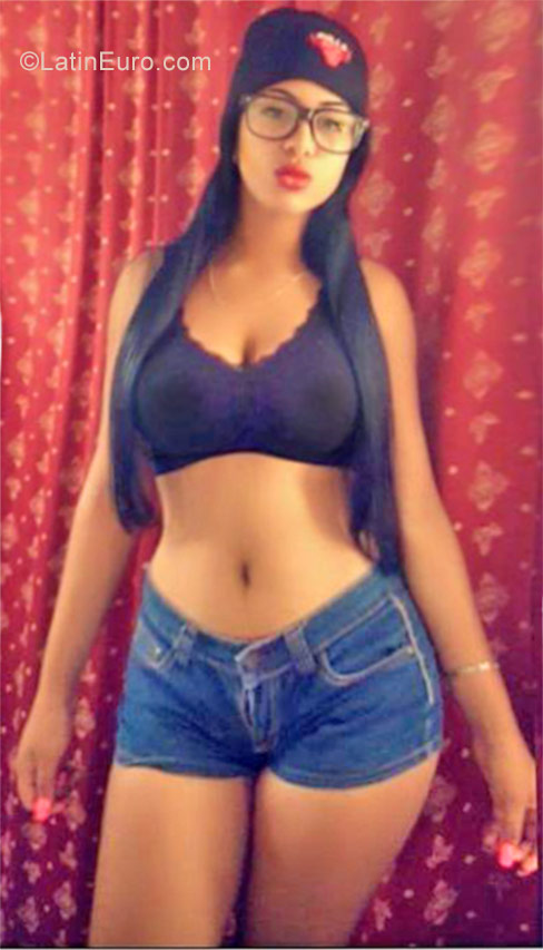 Date this lovely Dominican Republic girl Rossy from Puerto Plata DO26780