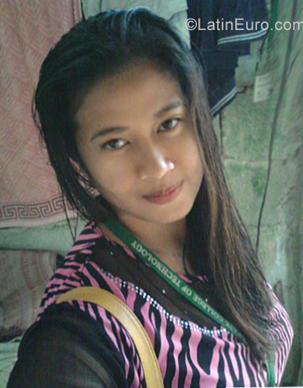 Date this happy Philippines girl Rita from Surigao City PH939