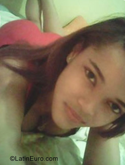 Date this athletic Dominican Republic girl Claresbel from Santiago DO26923