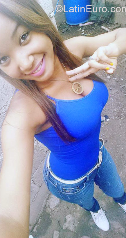 Date this lovely Dominican Republic girl Alexandra from La Romana DO27038
