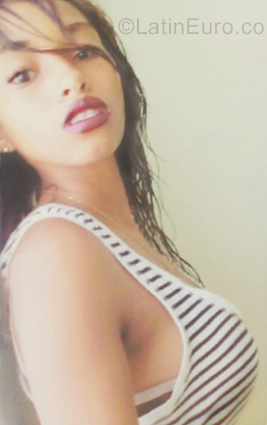 Date this cute Dominican Republic girl Stefania from Santo Domingo DO27055