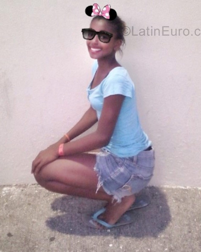 Date this charming Jamaica girl Rika01 from Kingston JM2404