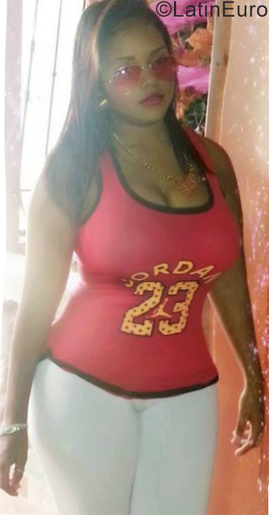 Date this gorgeous Dominican Republic girl Yeidie from Santiago DO27538