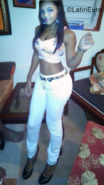 Date this charming Dominican Republic girl Yancy from Santo Domingo DO27566