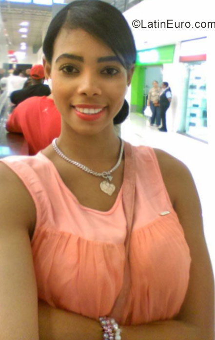 Date this delightful Dominican Republic girl Shantyel from Satiago DO27602