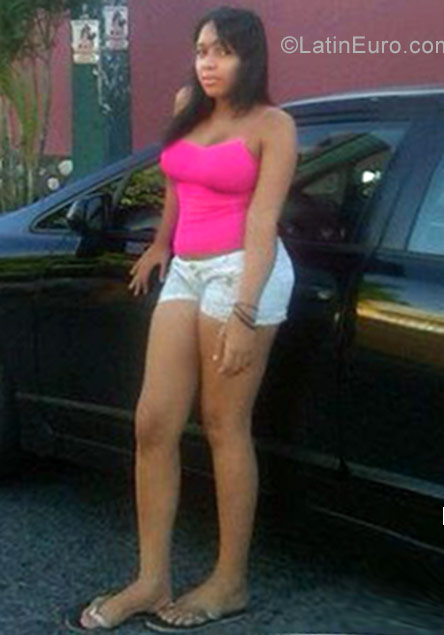 Date this tall Dominican Republic girl Meridania from Santo Domingo DO27601