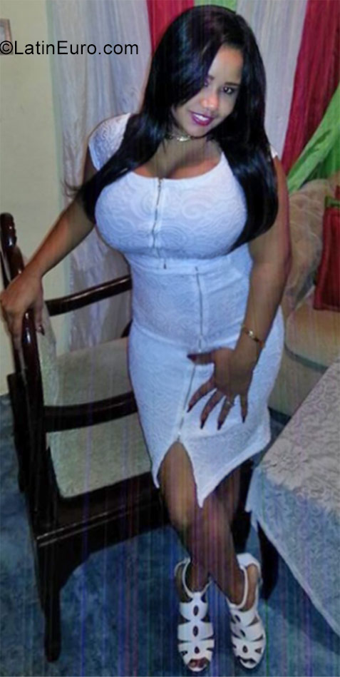 Date this good-looking Dominican Republic girl Margarita from Santo Domingo DO27667