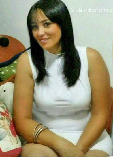 Date this lovely Colombia girl Elenitia from Barranquilla CO20953