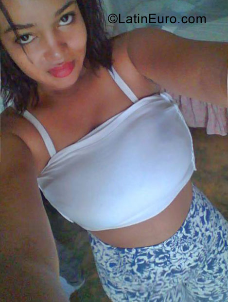 Date this charming Dominican Republic girl Josmery from Santo domingo DO28132