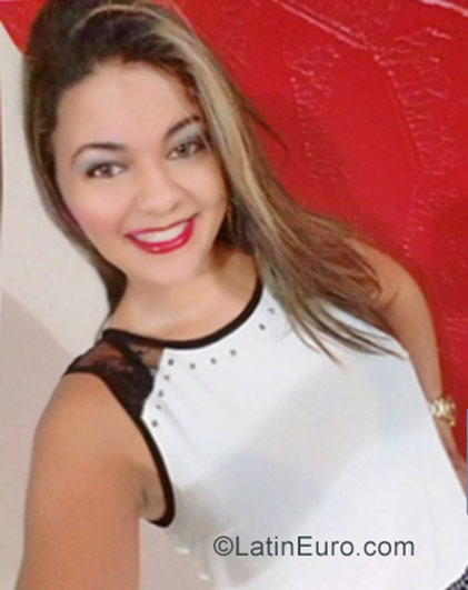 Date this pretty Brazil girl Adrianny from Foriano BR9969
