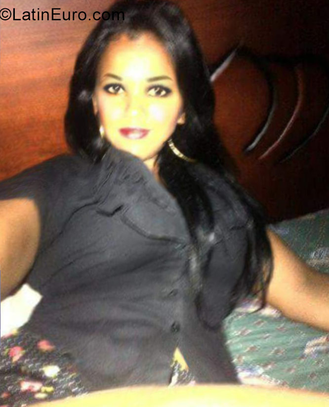 Date this delightful Dominican Republic girl Karina from Santiago DO28165
