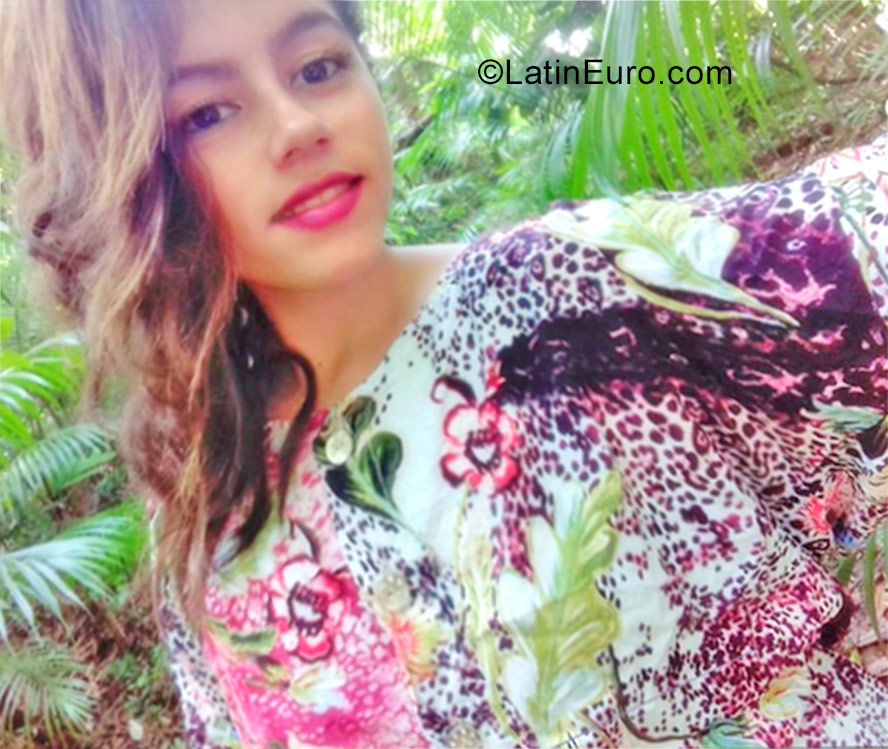 Date this hot Brazil girl Lorhana from Santana do araguaia BR9970